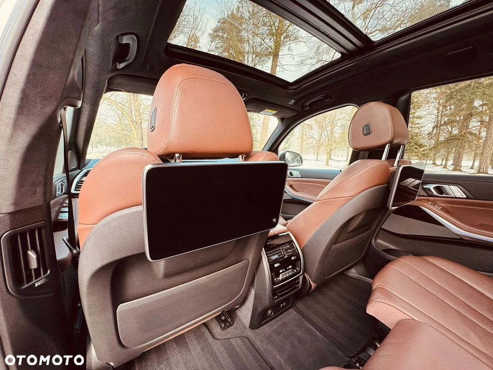 BMW X7 xDrive40i - 10