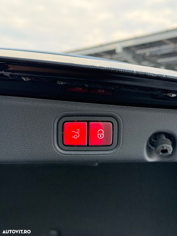 Mercedes-Benz E 200 9G-TRONIC - 21