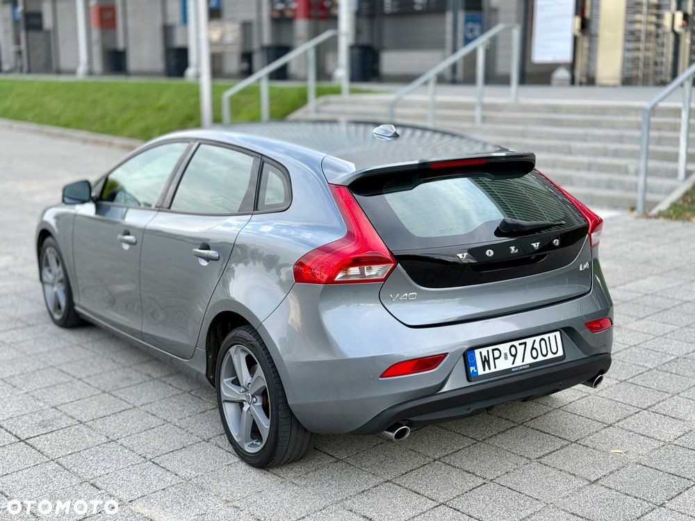 Volvo V40 D4 Geartronic Momentum - 11