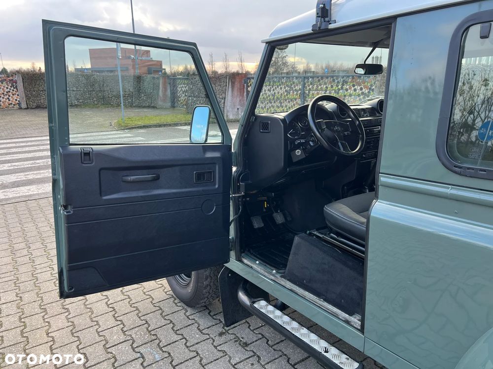 Land Rover Defender 90 DPF SE - 19