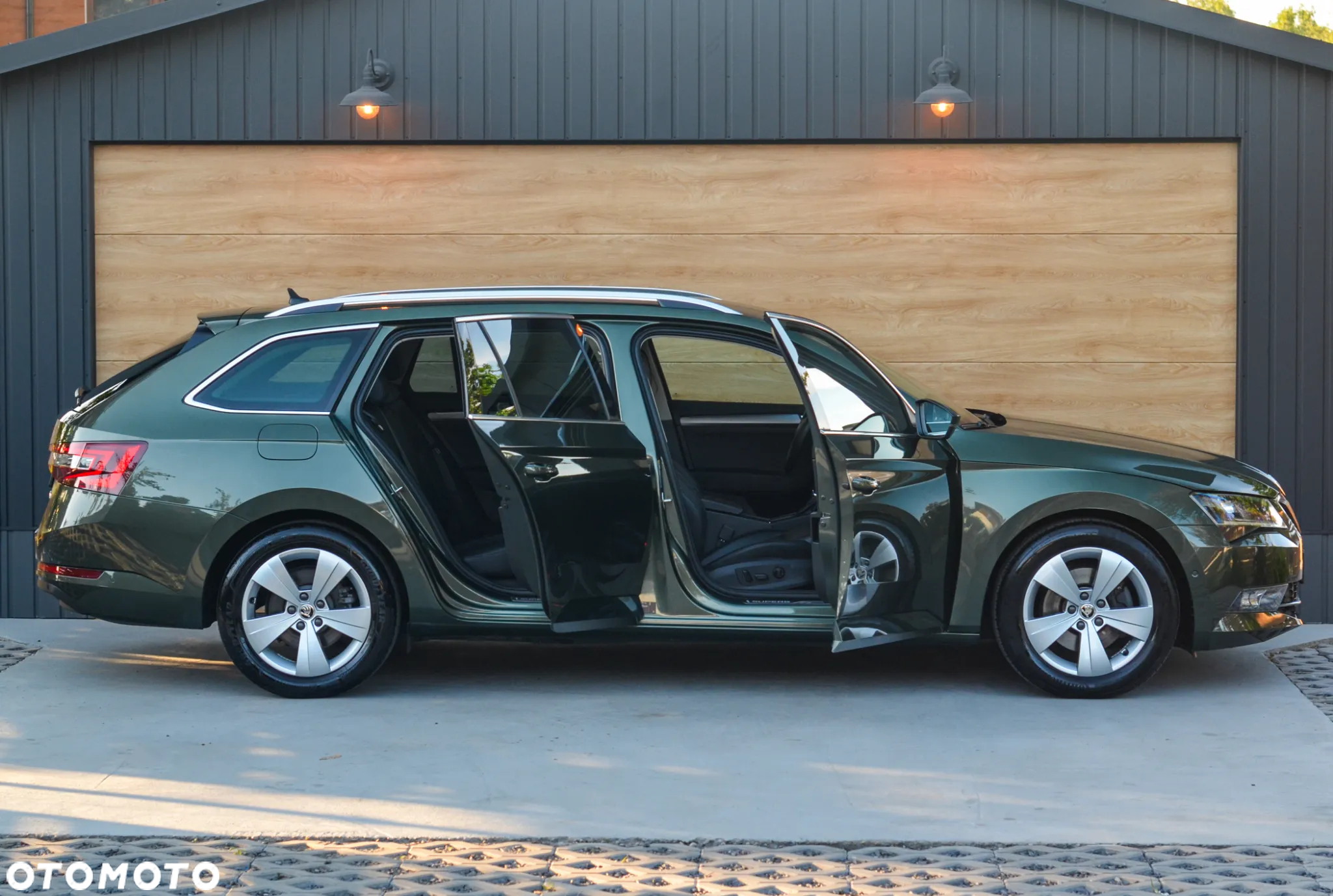 Skoda Superb 2.0 TDI SCR Style DSG - 11