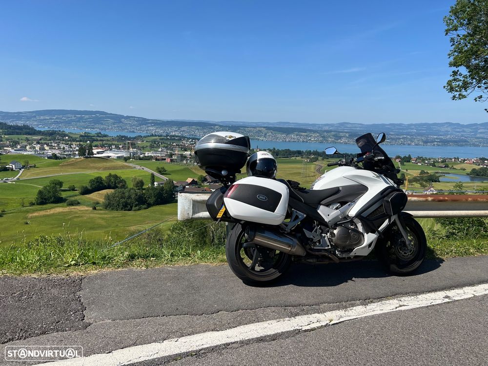Honda VFR Crossrunner - 6