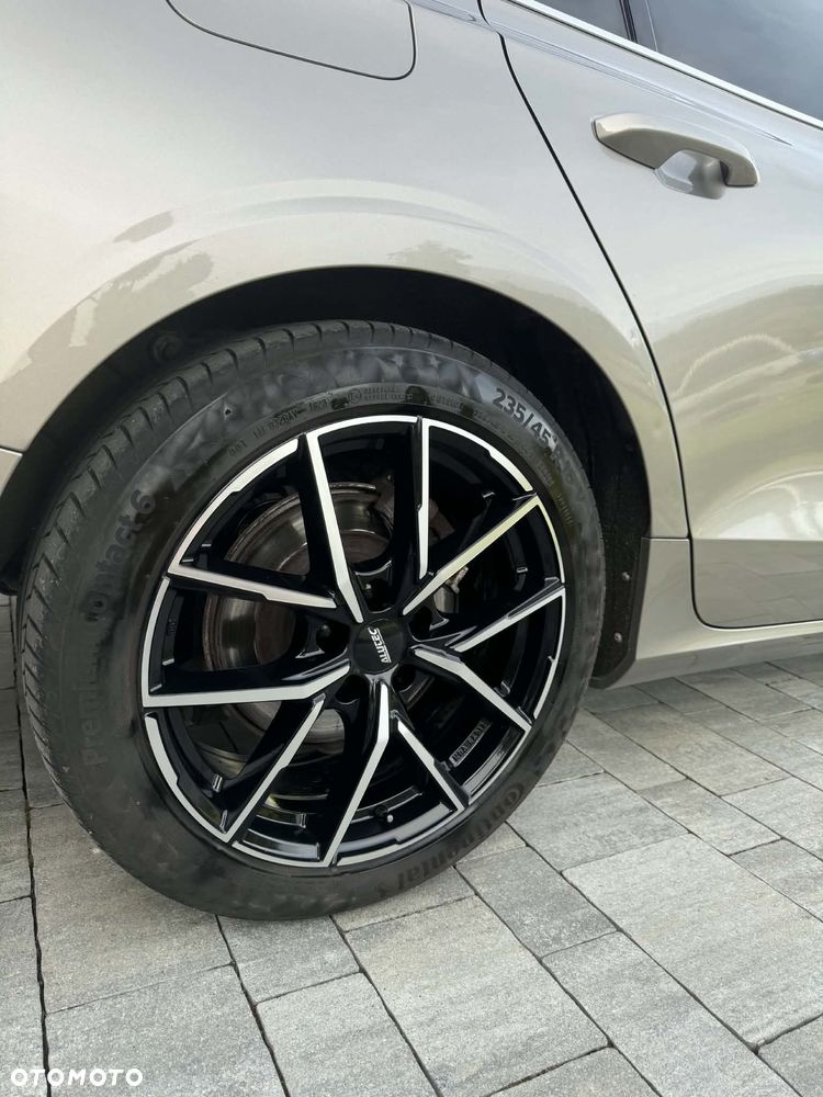 Volvo V60 D3 AWD Momentum - 12
