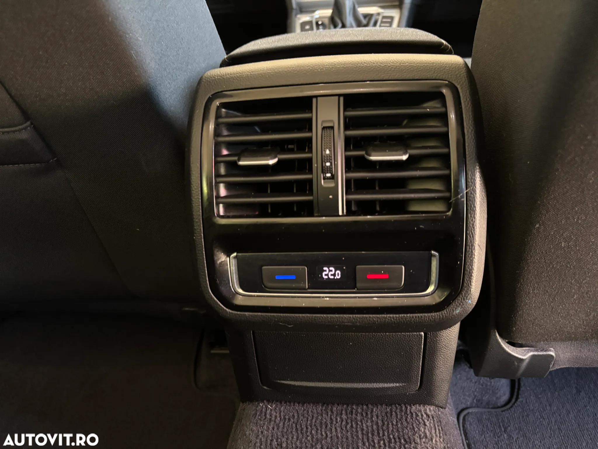 Volkswagen Passat Variant 2.0 TDI DSG (BlueMotion Technology) Comfortline - 33