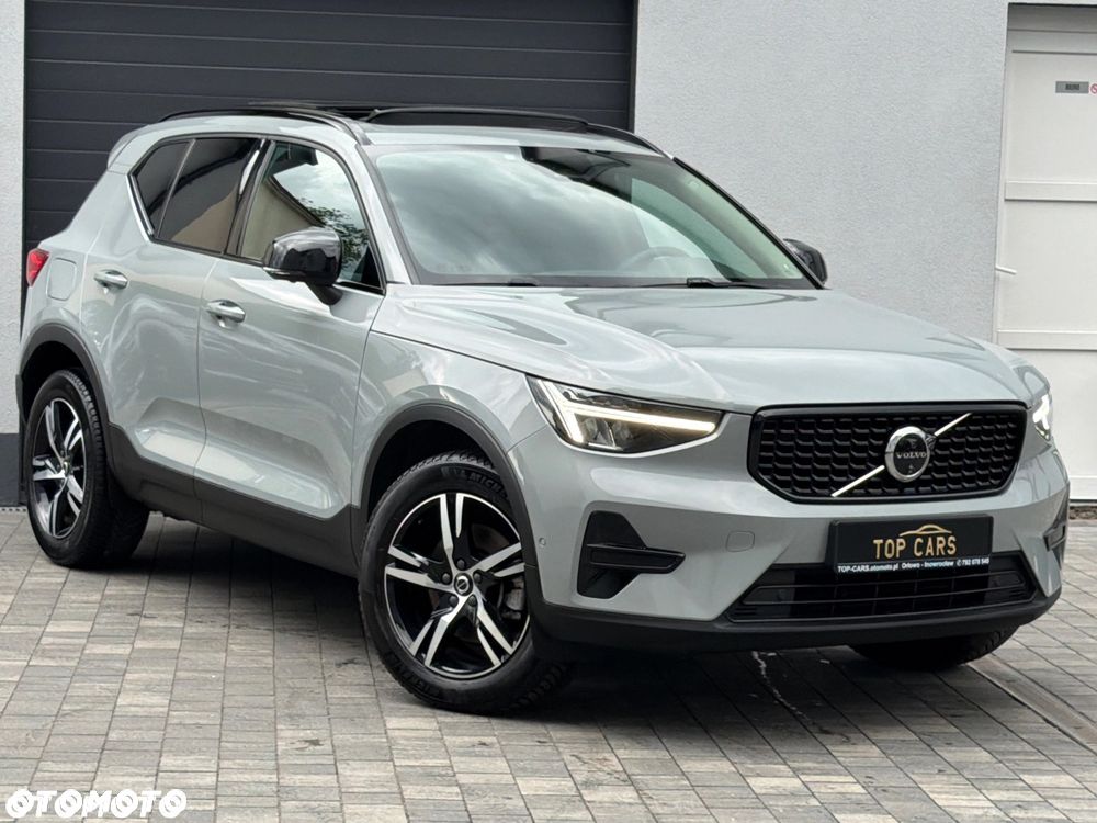 Volvo XC 40 B3 B DKG Ultra Black Edition - 2