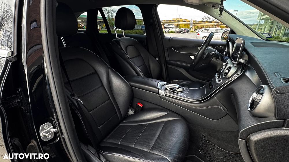 Mercedes-Benz GLC 300 4MATIC 9G-TRONIC AMG Line - 13