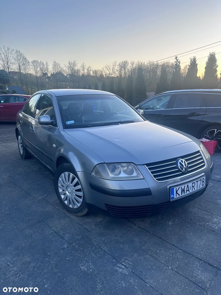 Volkswagen Passat 1.9 TDI Exclusive - 3