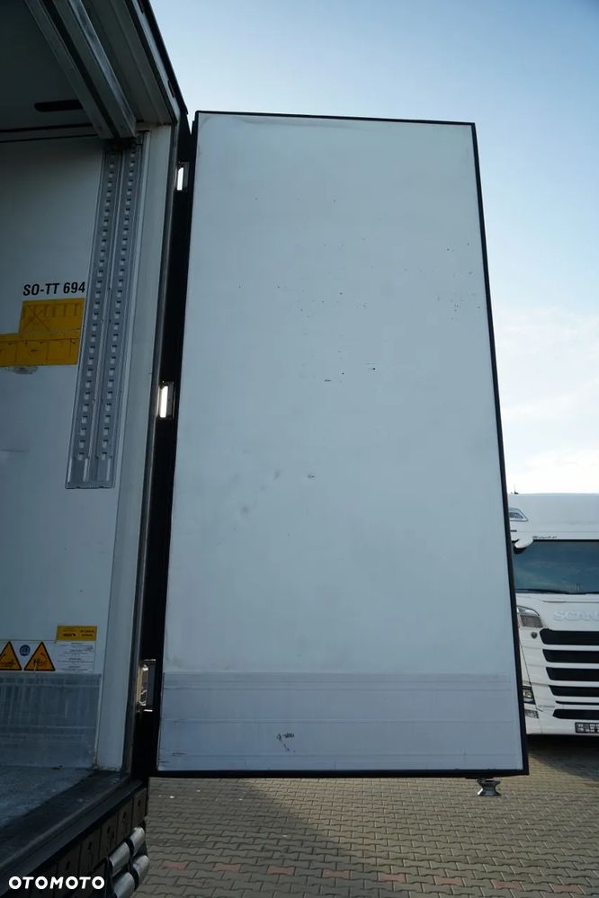 Schmitz Cargobull CARGOBULL / CHŁODNIA / CARRIER VECTOR 1550 / OŚ PODNOSZONA / DOPPELSTOCK / KOSZE NA PALETY - 14