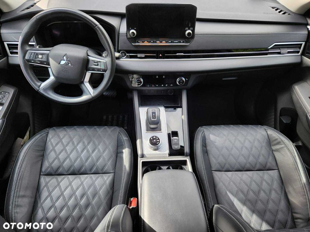 Mitsubishi Outlander - 6