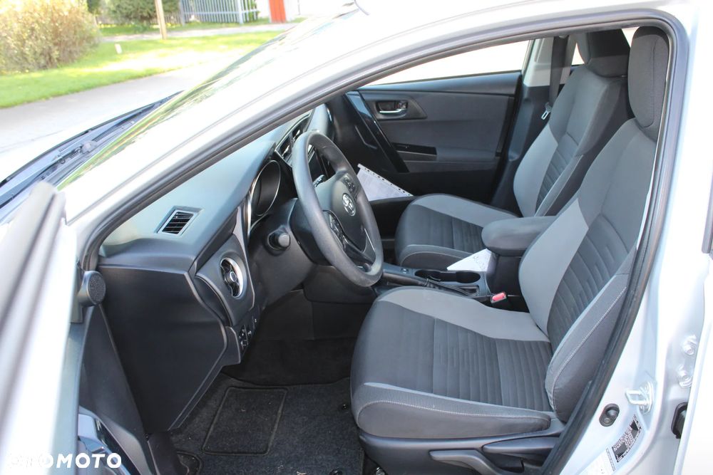 Toyota Auris - 6