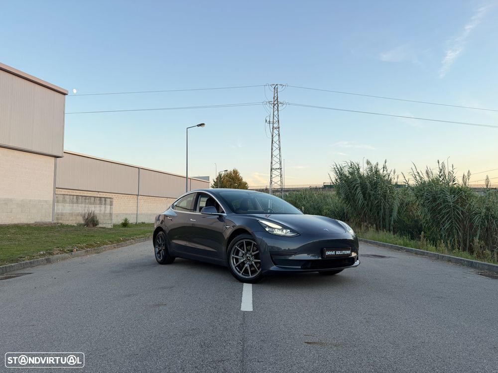Tesla Model 3 Standard Range Plus RWD - 1