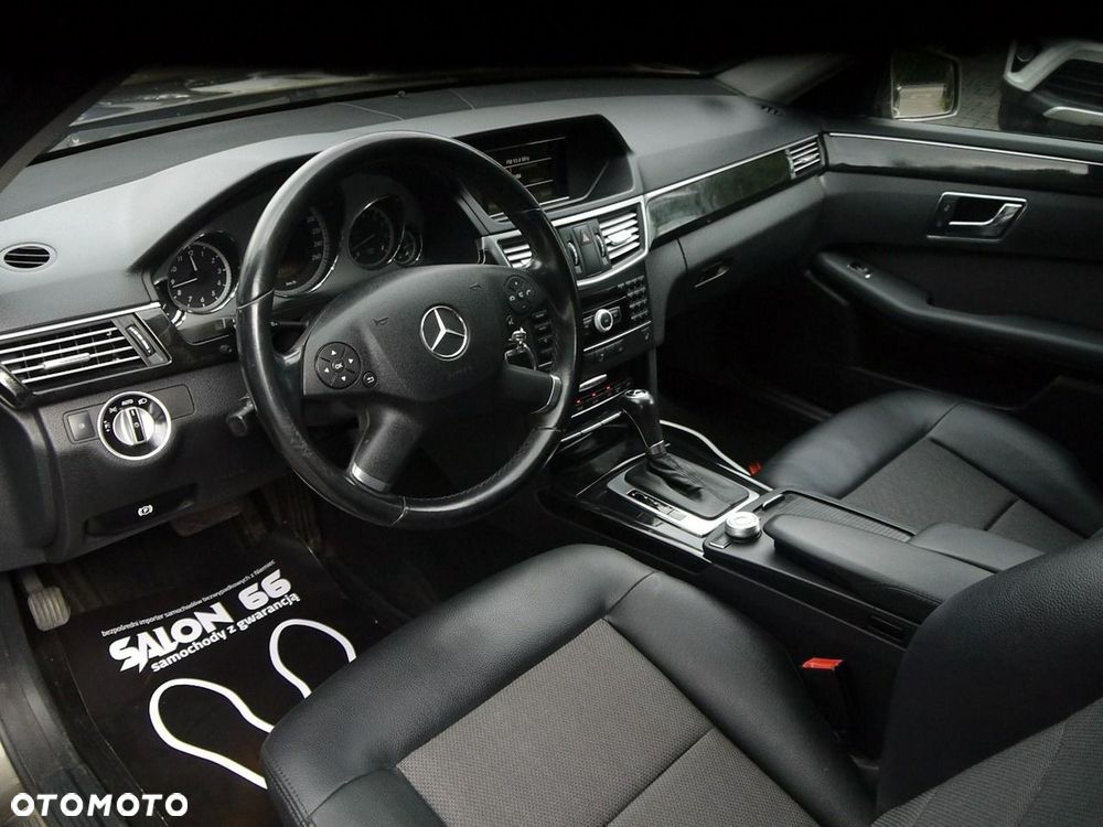 Mercedes-Benz Klasa E 200 CGI BlueEFFICIENCY 7G-TRONIC Avantgarde - 32