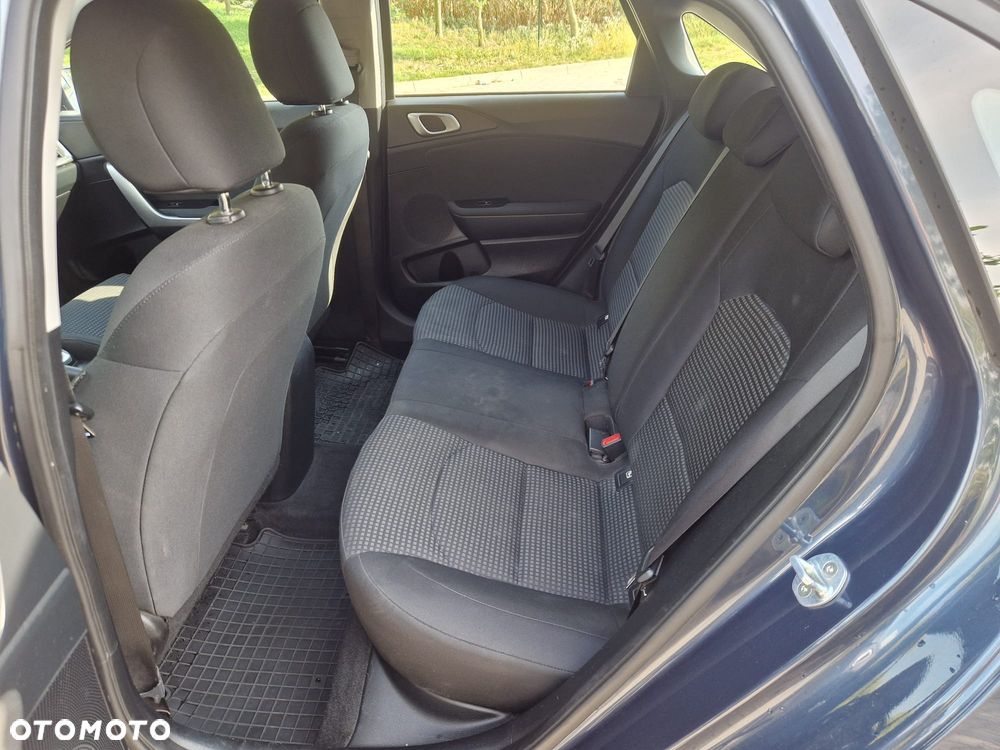 Kia Ceed 1.4 S - 10