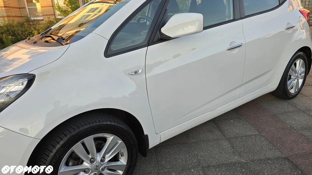 Hyundai ix20 - 12