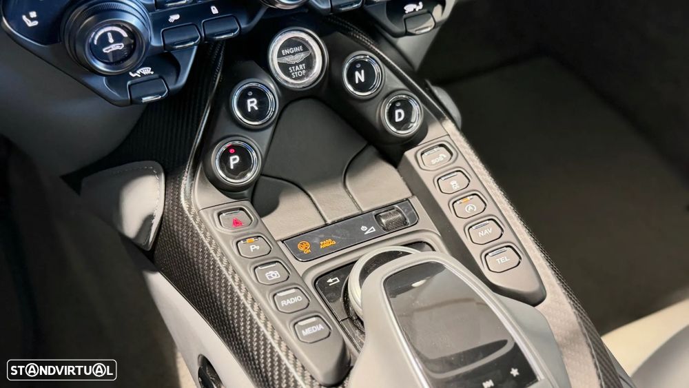 Aston Martin Vantage Coupe 4.0 Twin-Turbo V8 - 19