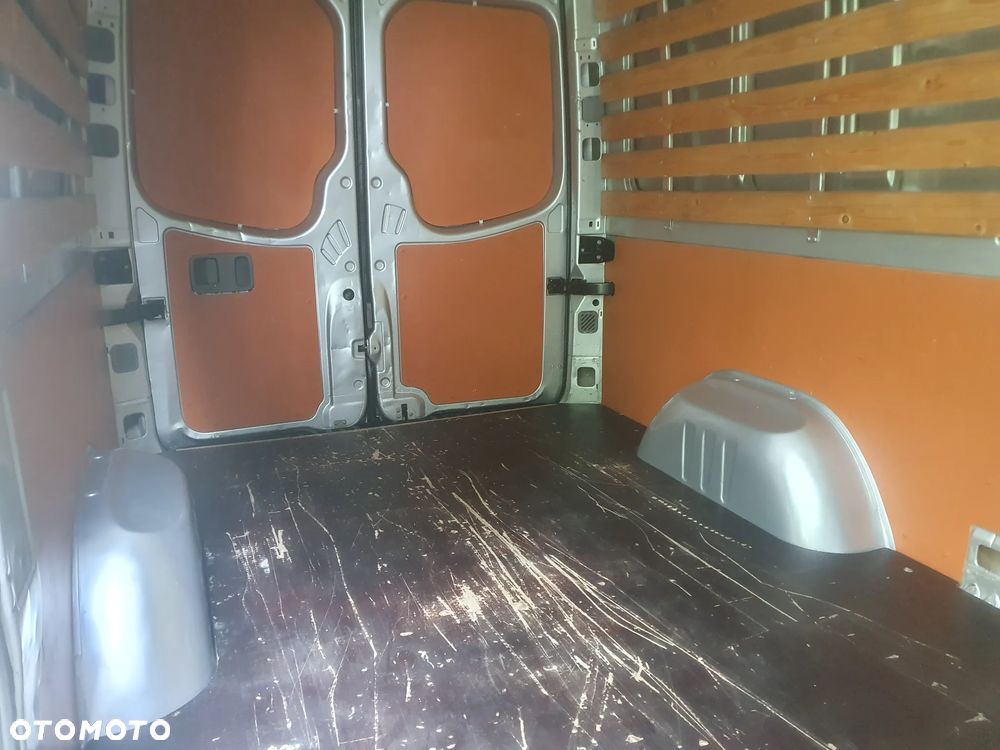 Volkswagen Crafter - 17