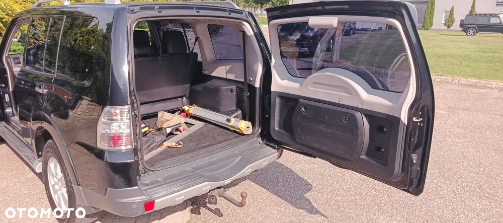Mitsubishi Pajero - 19