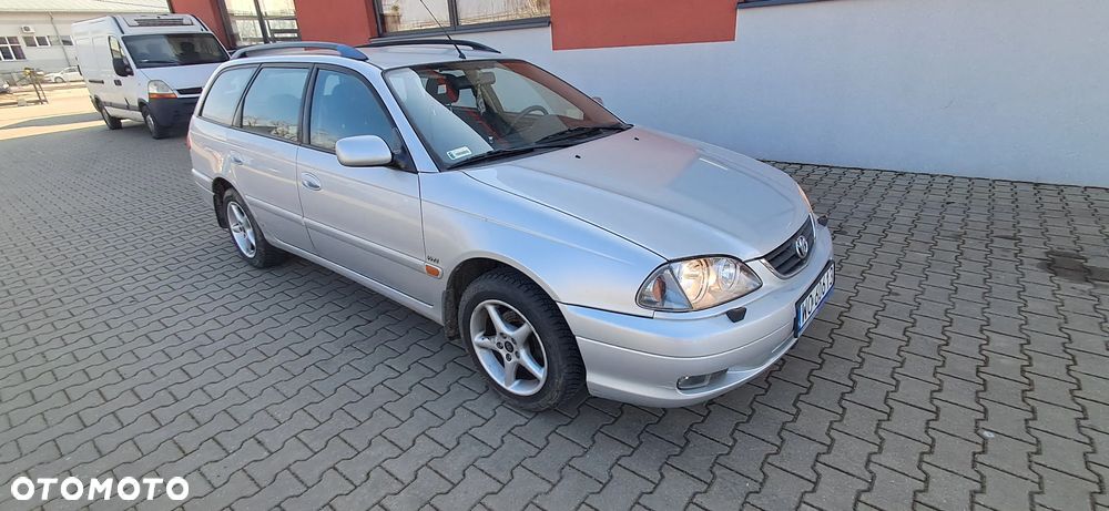 Toyota Avensis 1.8 VVT-i Terra Plus - 1