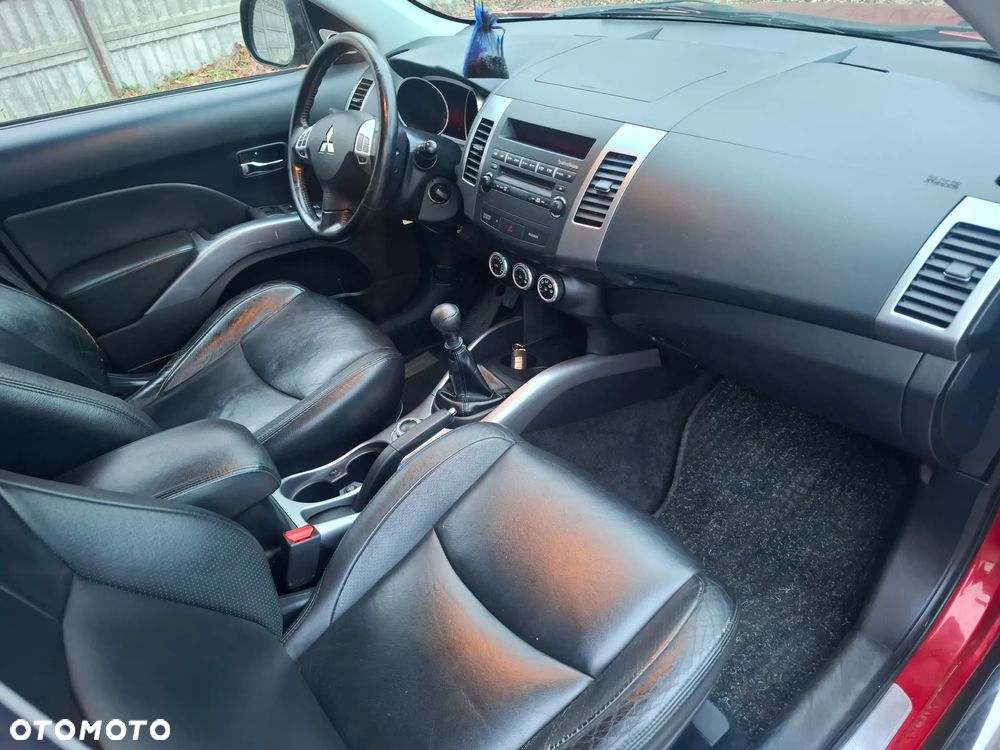 Mitsubishi Outlander - 14