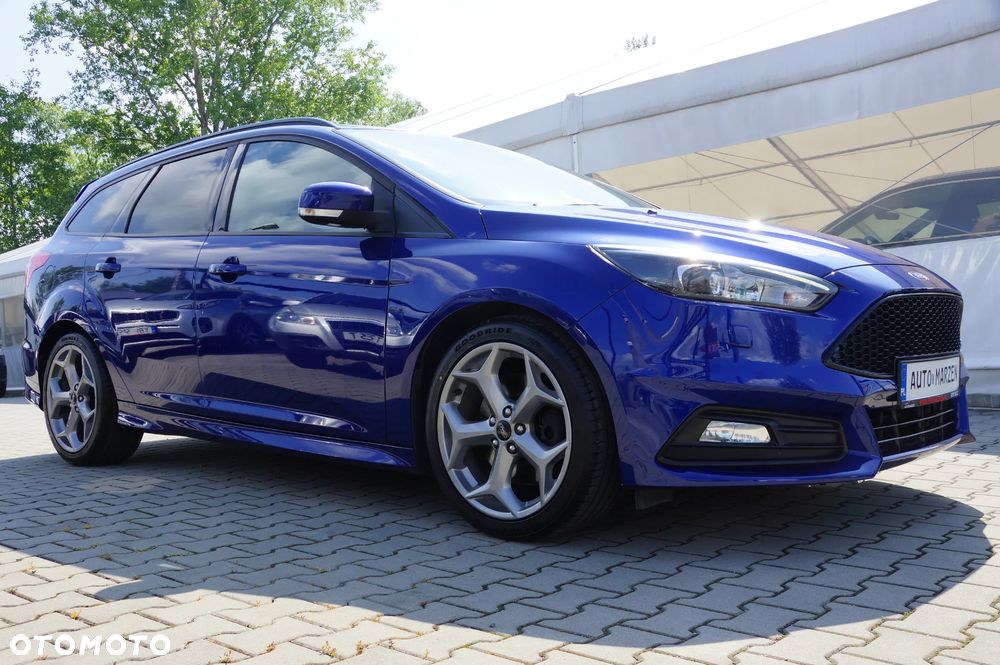 Ford Focus ST - 10