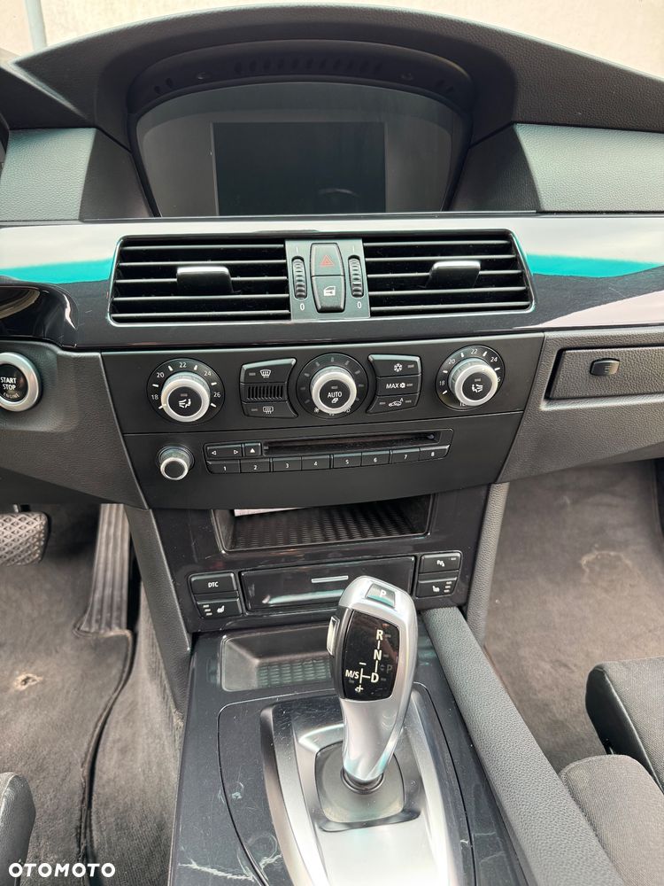 BMW Seria 5 520d - 13