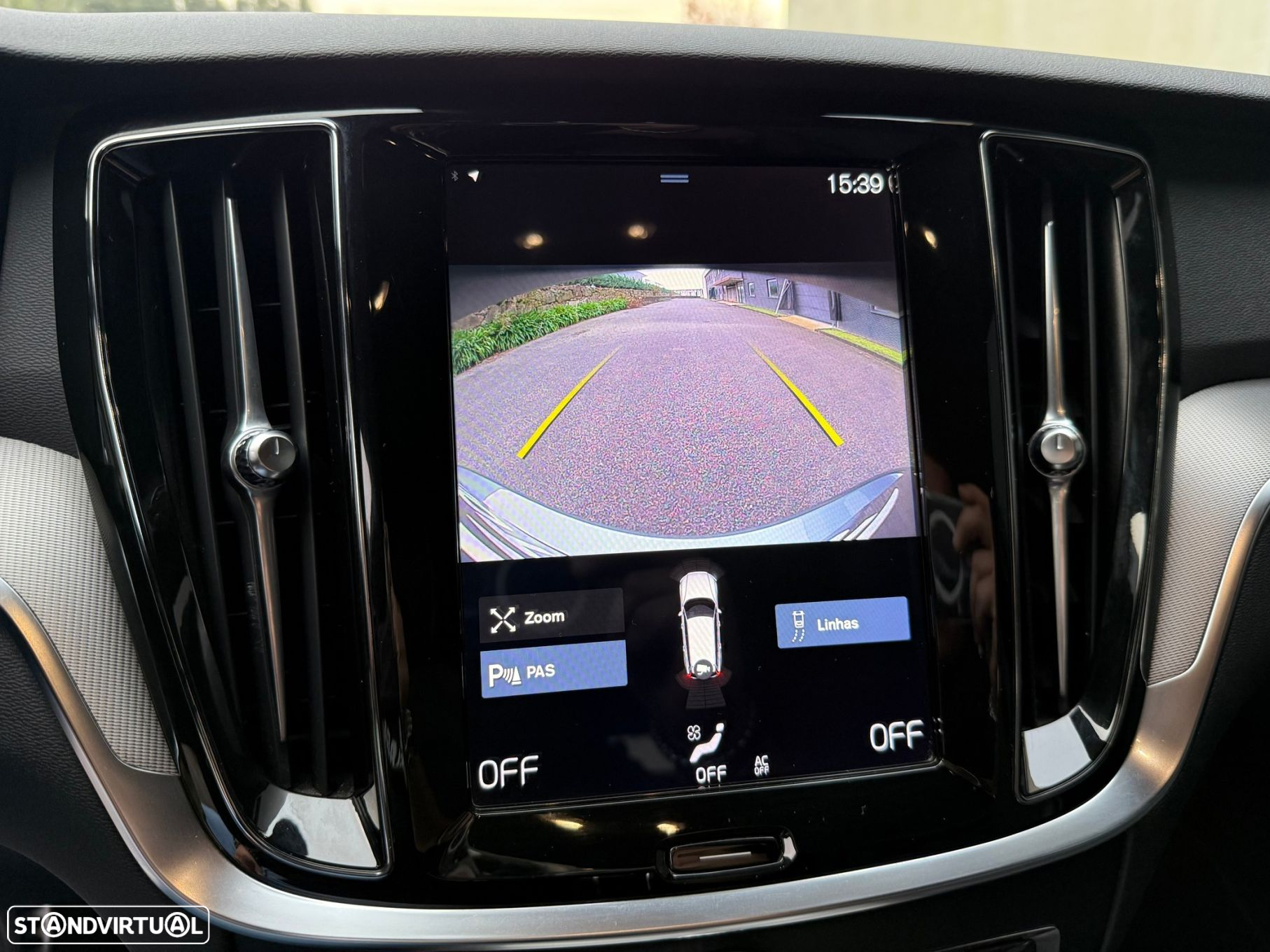 Volvo V60 2.0 D4 R-Design Geartronic - 17