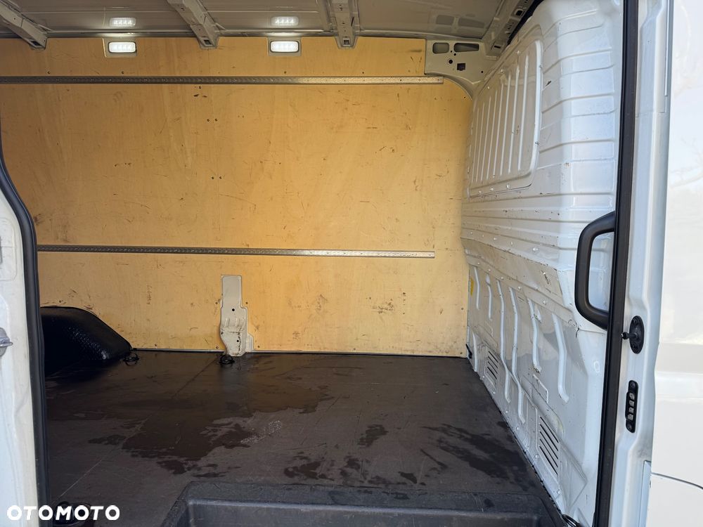 Maxus Deliver 9 - 28