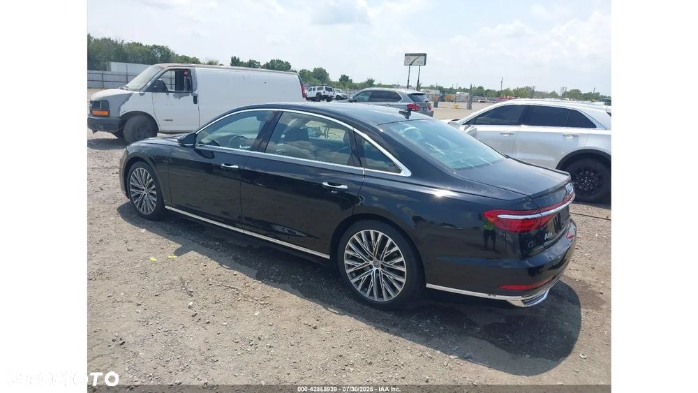 Audi A8 - 4