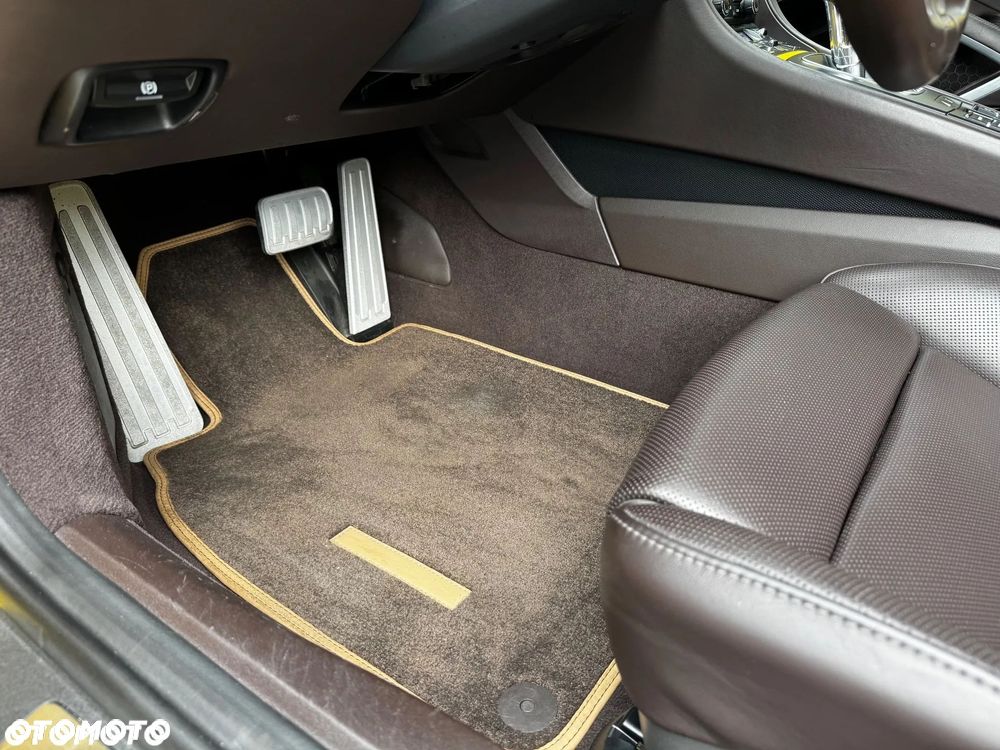 Porsche 911 Carrera 4S PDK - 8