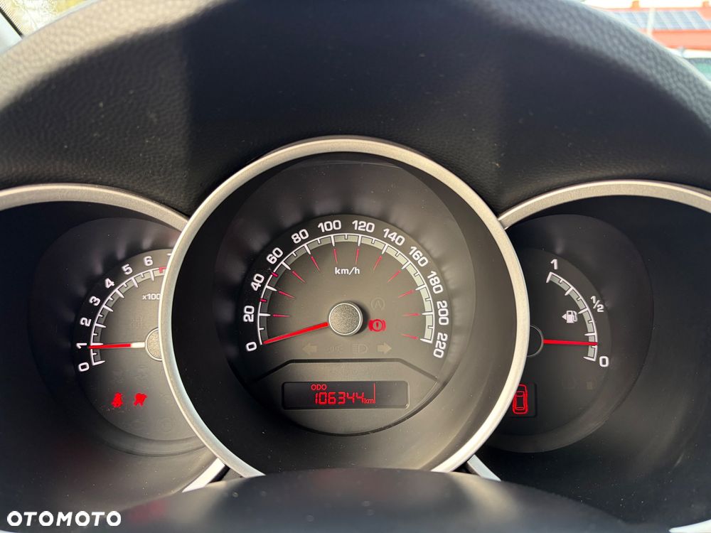 Kia Venga 1.6 Business Line - 14