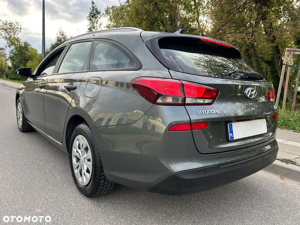 Hyundai i30 1.5 DPI Classic + - 5