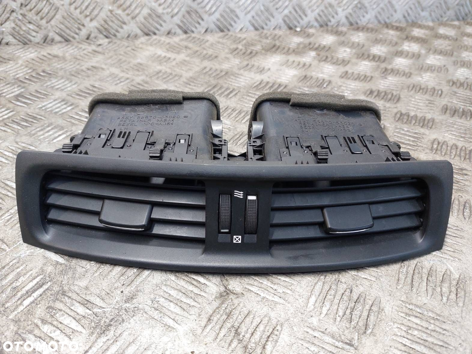 KRATKA NAWIEWU ŚRODKOWA LEXUS IS II 55670-53020 - 2