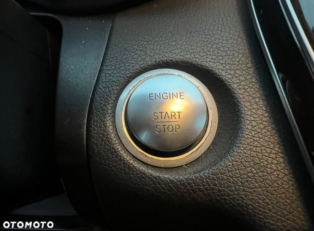 Mercedes-Benz Klasa C 300 7G-TRONIC Exclusive - 31