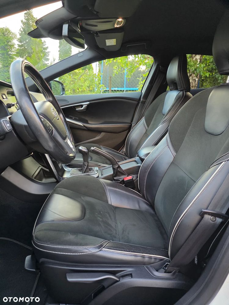 Volvo V40 D4 Drive-E R-Design Momentum - 22
