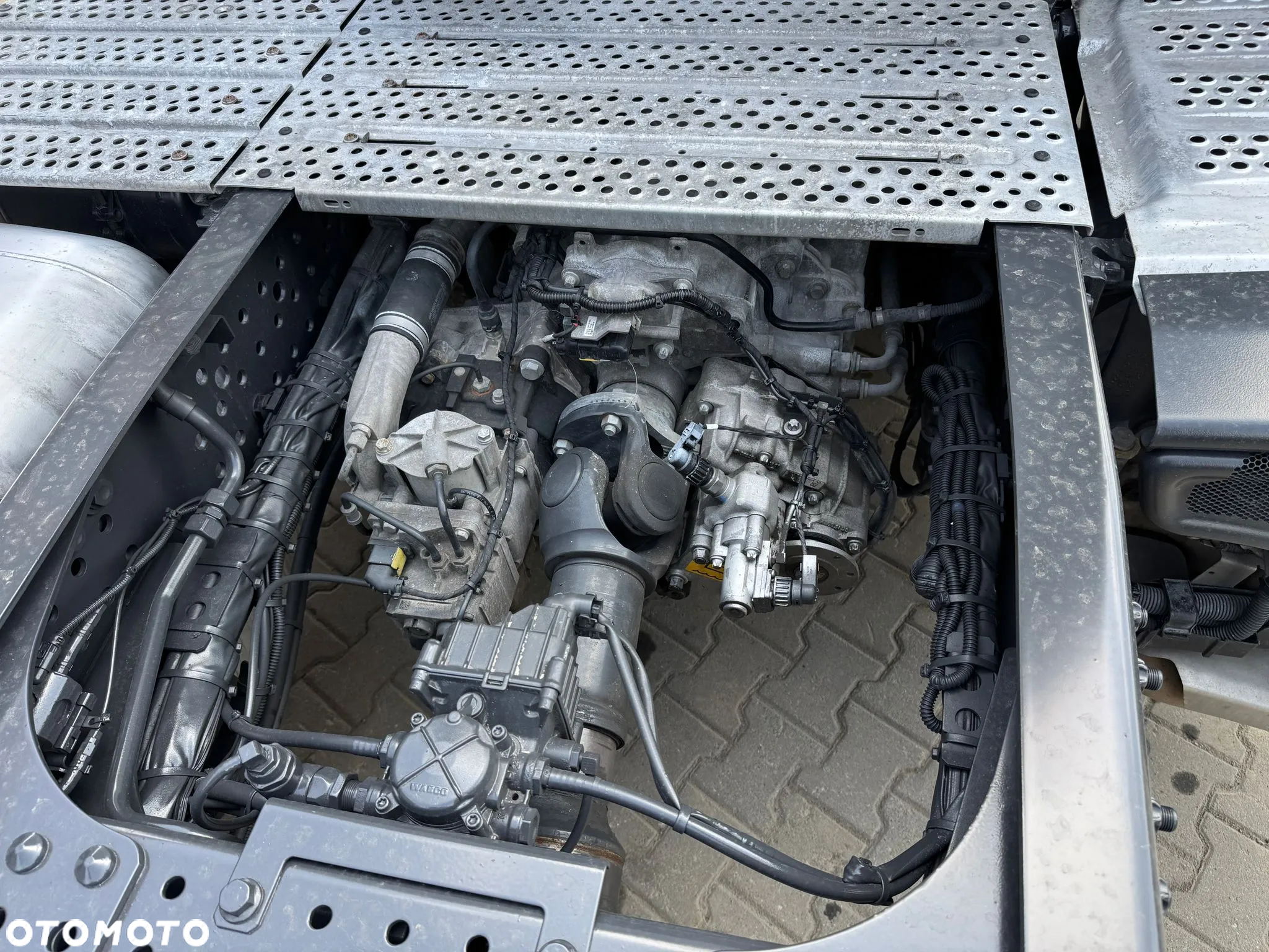 Mercedes-Benz ACTROS 1846 4X2 EURO6 CIĄGNIK SIODŁOWY - 18