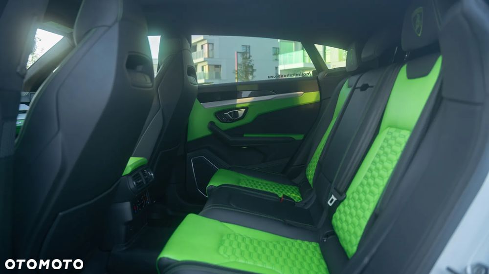 Lamborghini Urus - 12