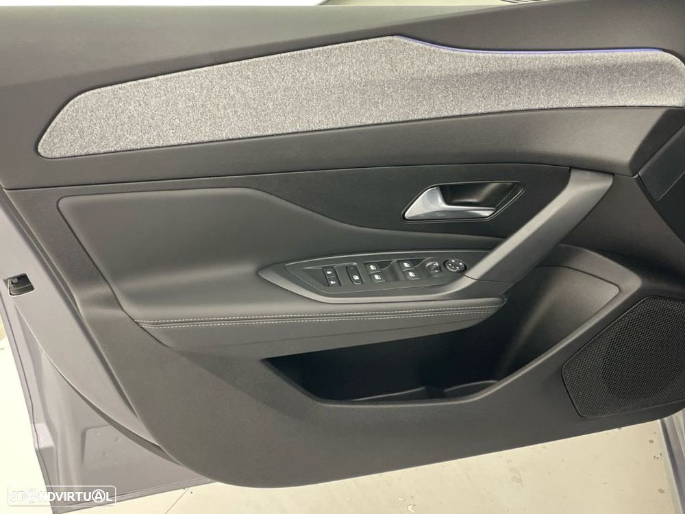 Peugeot 308 1.6 Hybrid Allure e-EAT8 - 16