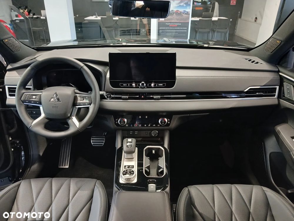 Mitsubishi Outlander Black Edition - 10