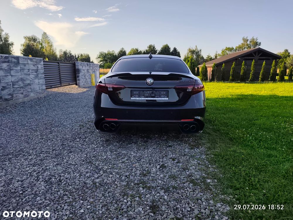 Alfa Romeo Giulia 2.9 V6 Bi-Turbo AT8 Quadrifoglio - 10
