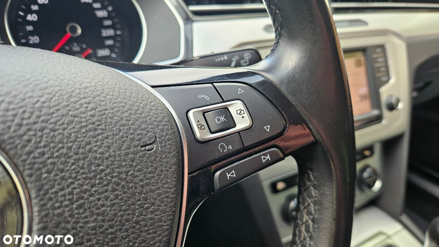 Volkswagen Passat Variant 2.0 TDI SCR Highline - 29