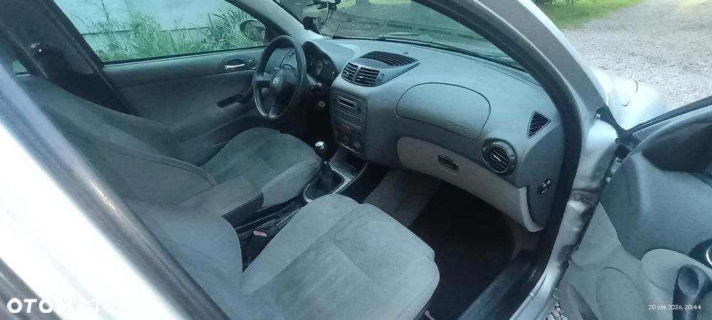 Alfa Romeo 147 1.9 JTD Distinctive - 7