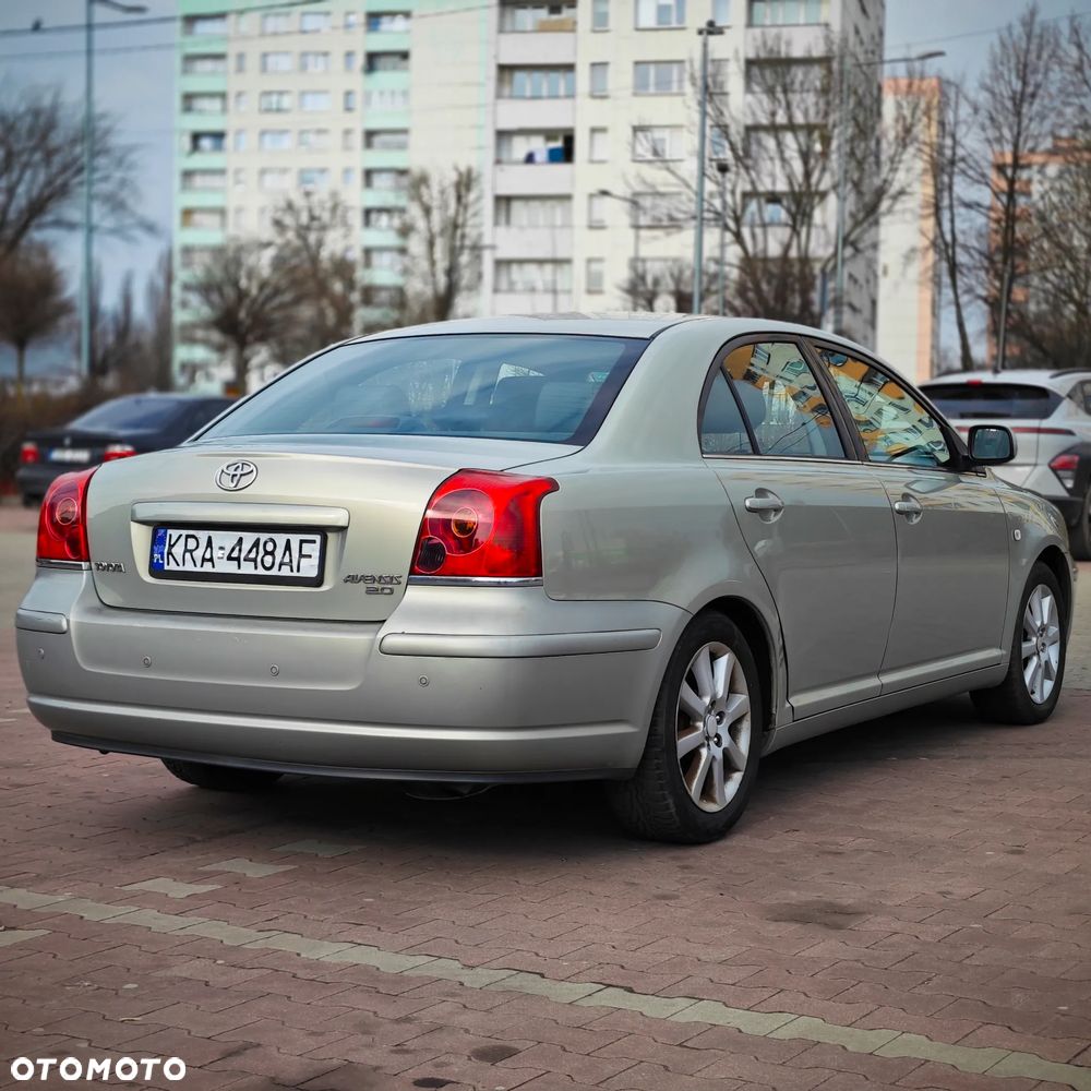 Toyota Avensis 2.0 VVT-i High - 7