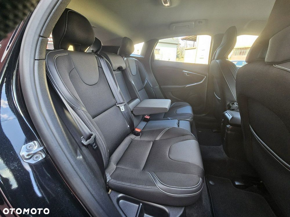 Volvo V40 T2 Drive-E Momentum - 25