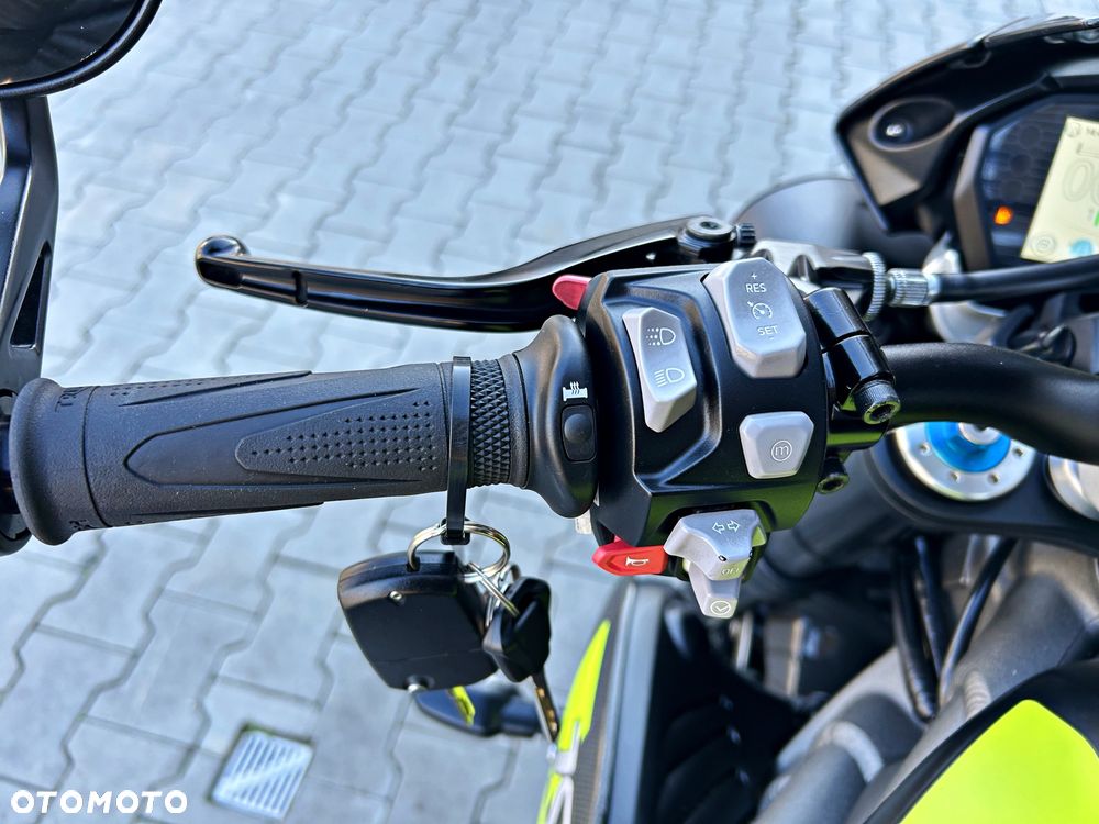 Triumph Speed Triple - 16