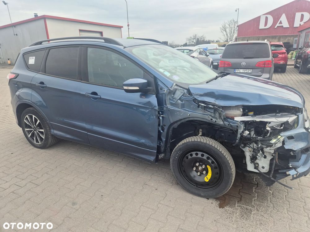 Ford Kuga 1.5 EcoBoost 2x4 ST-Line - 3