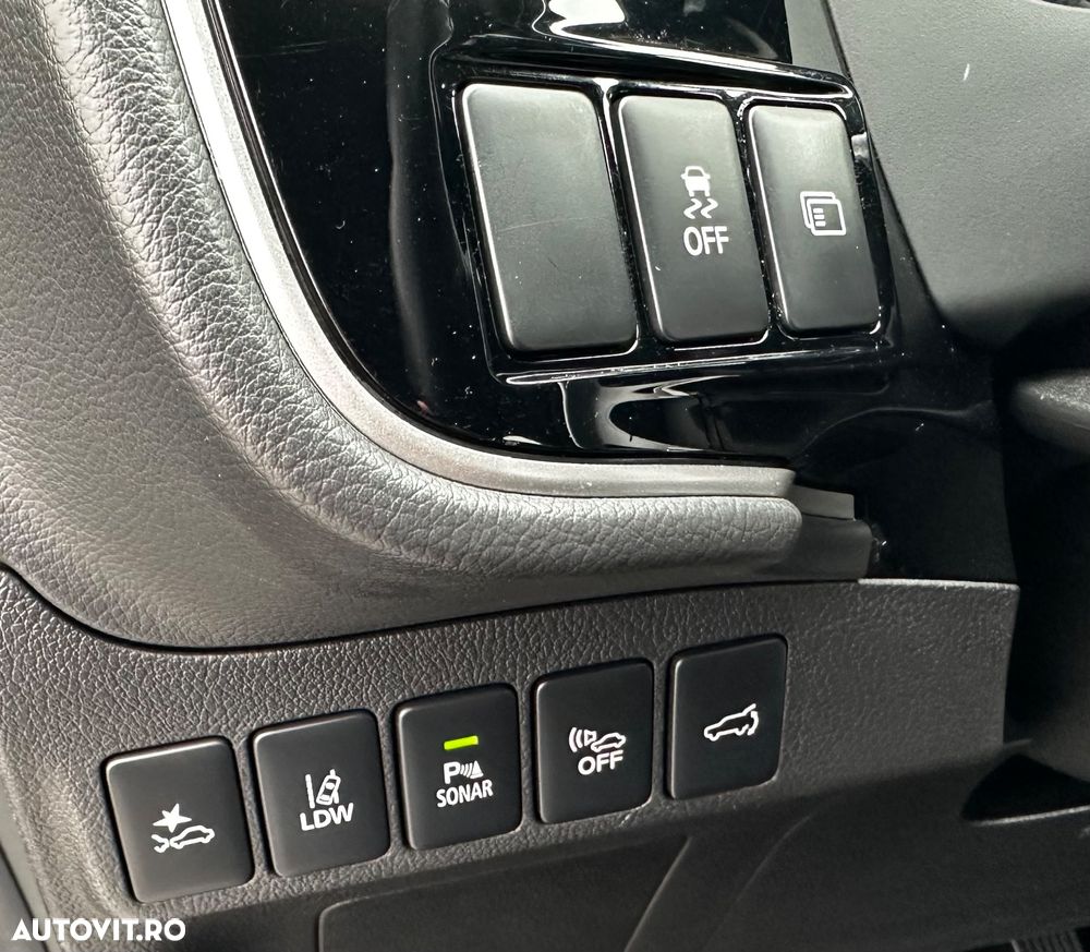 Mitsubishi Outlander 2.4 4WD Top - 27