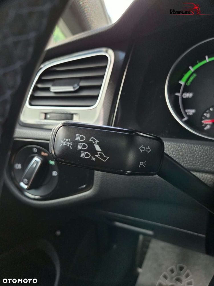 Volkswagen Golf - 23