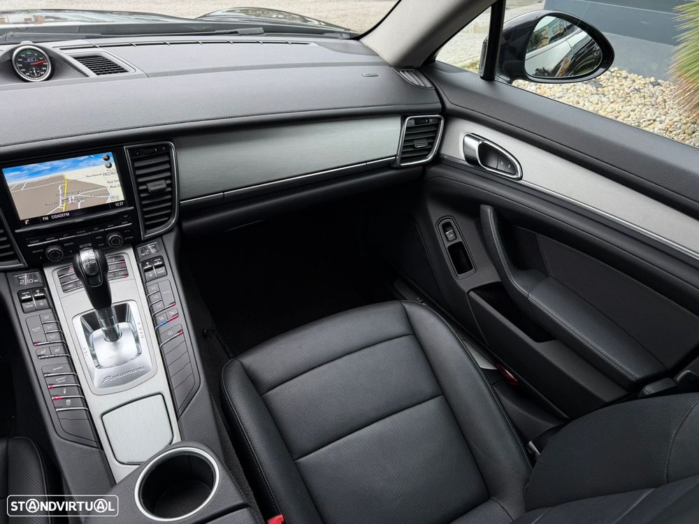 Porsche Panamera Standard - 30