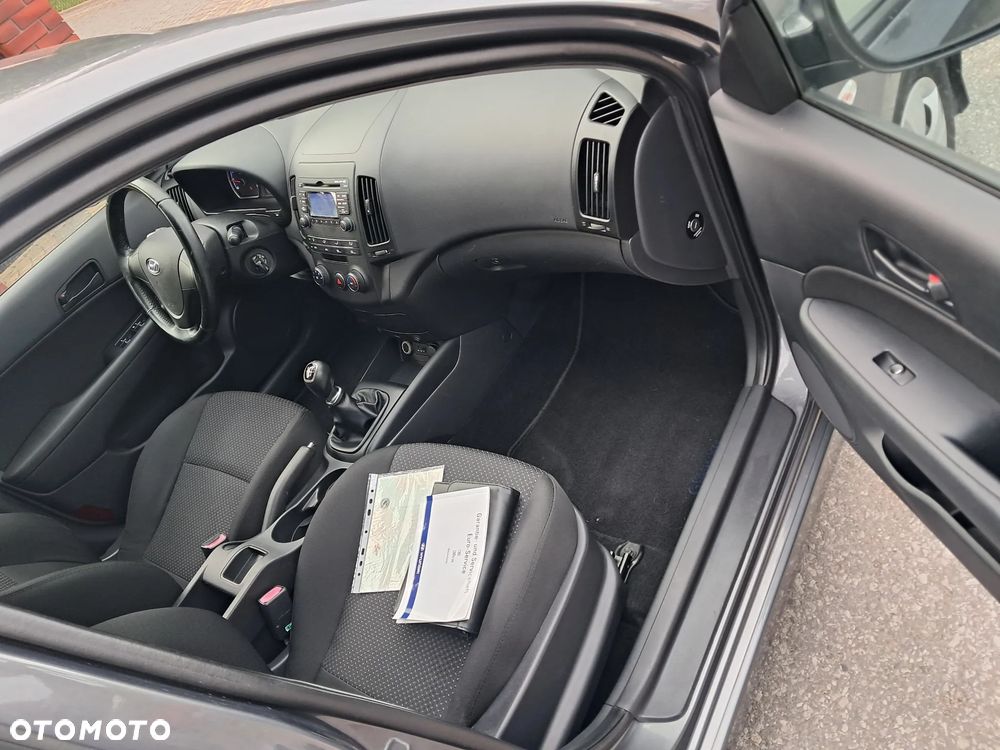 Hyundai i30 1.4 Blue Comfort - 13