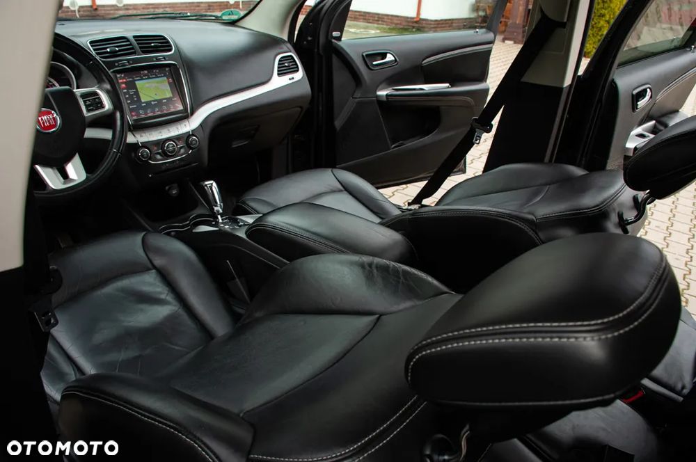 Fiat Freemont 2.0 Multijet 16V DPF Automatik Allrad Black Code - 28